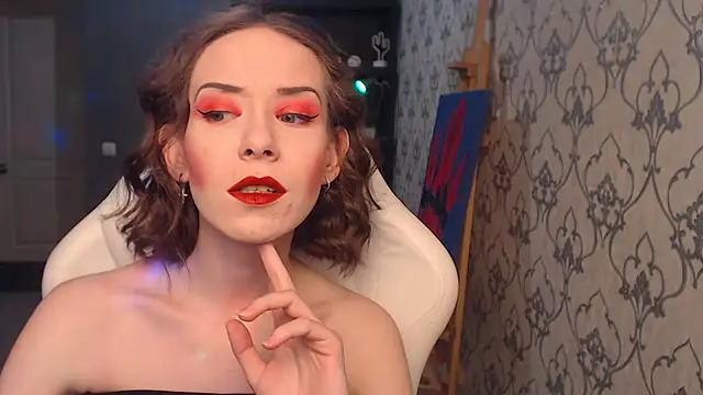Snapshot of FascinatingEyess chatting on 05.19.26 FascinatingEyess online show from 05.19.26