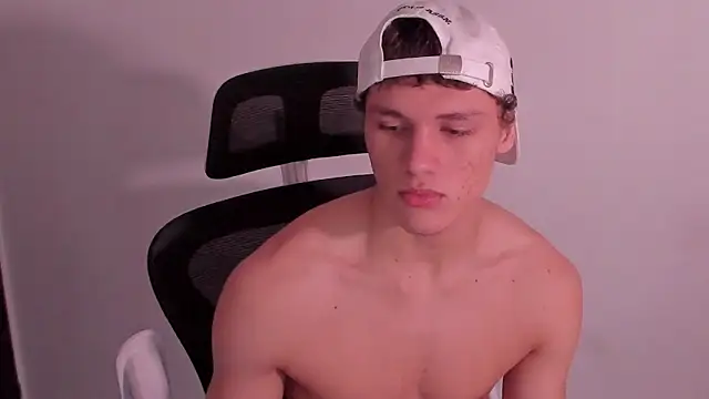 laurent nova online show from 04.10.26