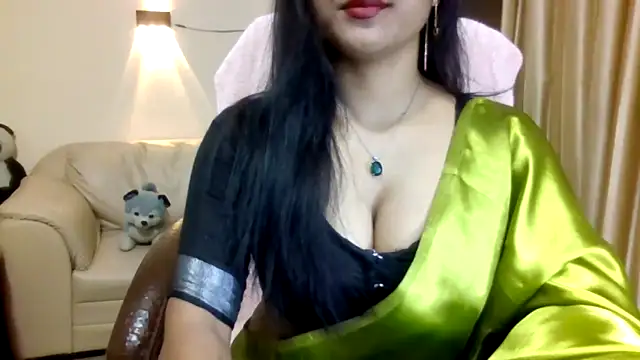 Snapshot of Queenhimanshi chatting on 04.05.26 Queenhimanshi online show from 04.05.26