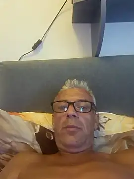 Snapshot of Picolo4111 chatting on 09.08.25 Picolo4111 online show from 09.08.25