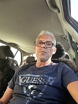 Snapshot of Picolo4111 chatting on 09.11.25 Picolo4111 online show from 09.11.25