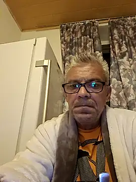 Snapshot of Picolo4111 chatting on 09.29.25 Picolo4111 online show from 09.29.25