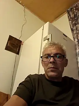 Snapshot of Picolo4111 chatting on 10.03.25 Picolo4111 online show from 10.03.25