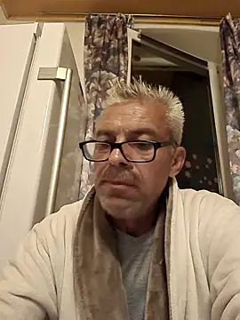 Snapshot of Picolo4111 chatting on 10.05.25 Picolo4111 online show from 10.05.25