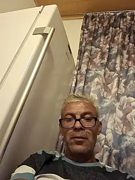 Snapshot of Picolo4111 chatting on 10.08.25 Picolo4111 online show from 10.08.25