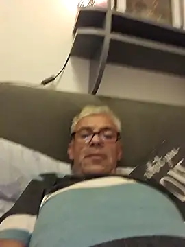 Snapshot of Picolo4111 chatting on 10.09.25 Picolo4111 online show from 10.09.25