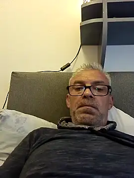 Snapshot of Picolo4111 chatting on 10.11.25 Picolo4111 online show from 10.11.25