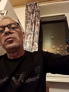 Snapshot of Picolo4111 chatting on 10.13.25 Picolo4111 online show from 10.13.25