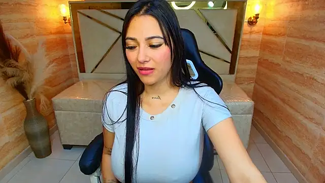 Dakotha v  online show from 12.16.25