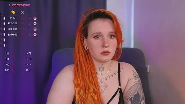 Snapshot of The_Full_Red_Moon chatting on 10.01.25 The Full Red Moon online show from 10.01.25