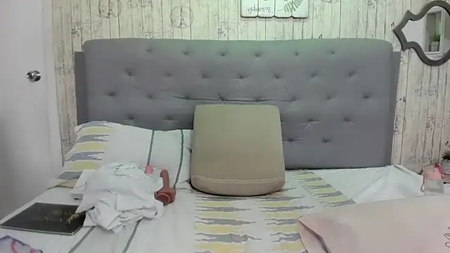 Snapshot of Antonella_Montanari chatting on 01.12.25 Antonella Montanari online show from 01.12.25