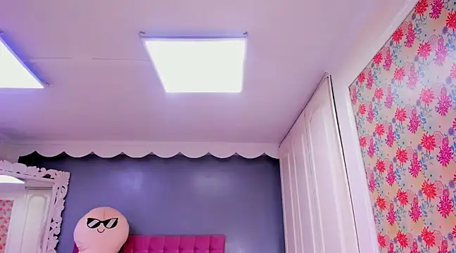 Iris Stone  online show from 01.23.25