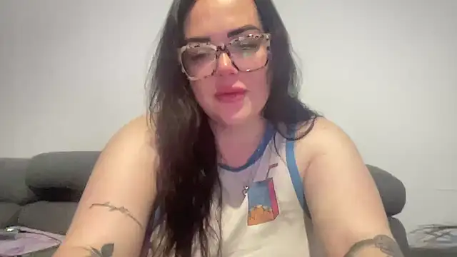 Snapshot of clara_lu chatting on 05.19.26 clara lu online show from 05.19.26