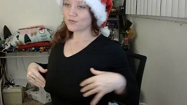 Snapshot of ziggyspice chatting on 12.19.24 ziggyspice online show from 12.19.24