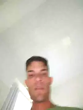 Snapshot of 719610 chatting on 03.18.26 719610 online show from 03.18.26