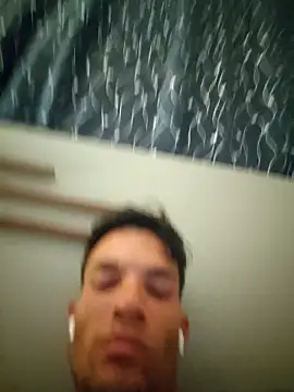 Snapshot of 719610 chatting on 04.14.26 719610 online show from 04.14.26