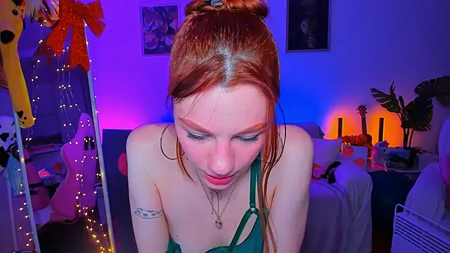 Snapshot of Alyssa_Smitt chatting on 02.17.25 Alyssa Smitt online show from 02.17.25