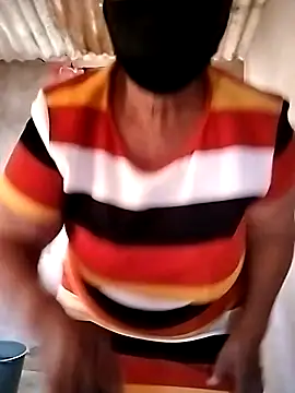 Snapshot of naughtygrannyXXX chatting on 12.25.24 naughtygrannyXXX online show from 12.25.24