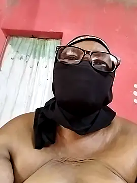 Snapshot of naughtygrannyXXX chatting on 03.04.25 naughtygrannyXXX online show from 03.04.25