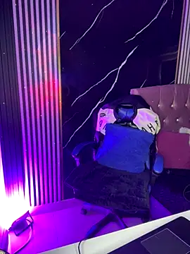 Ady 18 online show from 11.22.25