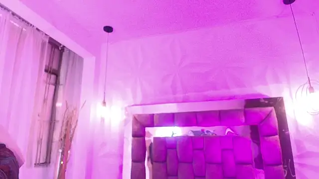 Snapshot of Queen_perla_ chatting on 06.15.26 Queen perla online show from 06.15.26
