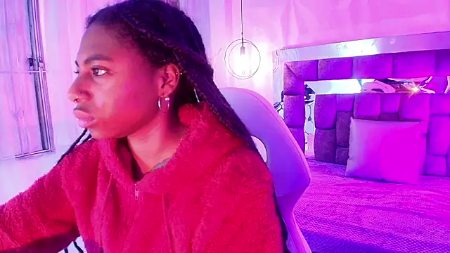 Snapshot of Queen_perla_ chatting on 06.30.26 Queen perla online show from 06.30.26