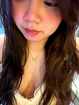 Hotellinh12 online show from 12.15.25