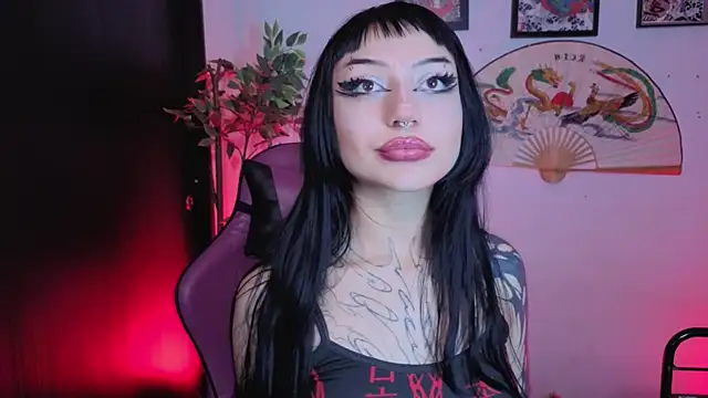 Snapshot of catipetite chatting on 07.18.26 catipetite online show from 07.18.26