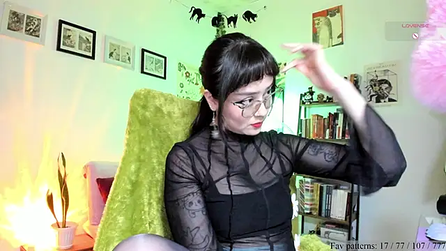 Snapshot of Conlosmichis chatting on 04.09.26 Conlosmichis online show from 04.09.26