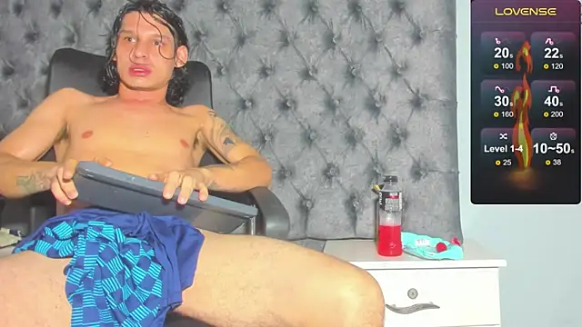 Snapshot of marcus_smithh chatting on 12.17.24 marcus smithh online show from 12.17.24