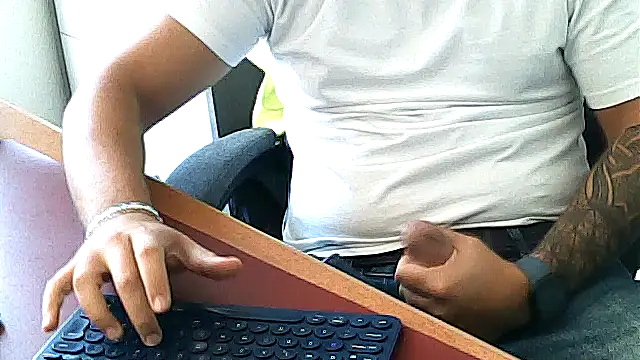 Snapshot of Boysexy98 chatting on 08.06.26 Boysexy98 online show from 08.06.26