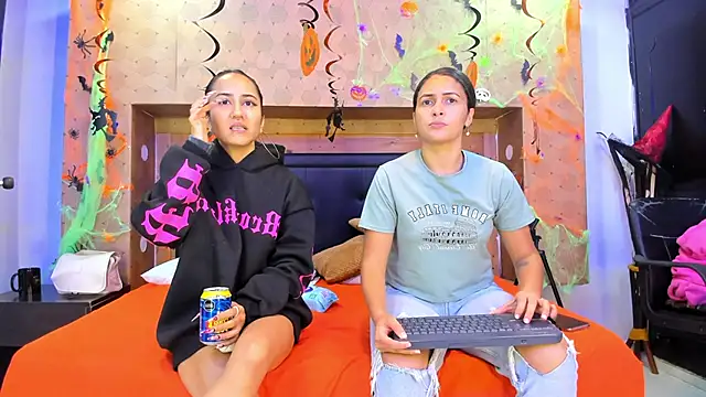 SofiAndNicol online show from 10.30.25