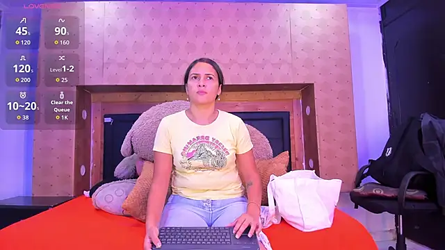 SofiAndNicol online show from 12.16.25