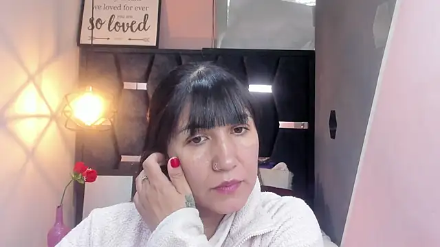 GiaFox  online show from 10.29.25