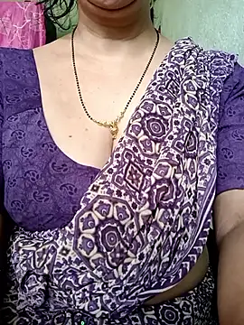 Snapshot of Rosy-B chatting on 04.29.26 Rosy-B online show from 04.29.26