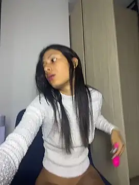 Snapshot of Valentinabaker chatting on 05.10.26 Valentinabaker online show from 05.10.26