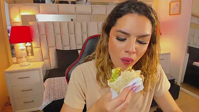 mariiahneedles online show from 02.25.25