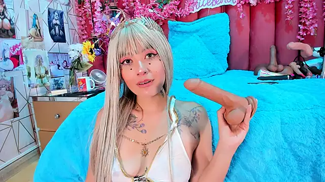 Alicebenett online show from 11.14.25