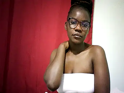 Snapshot of Pierra77 chatting on 05.08.26 Pierra77 online show from 05.08.26