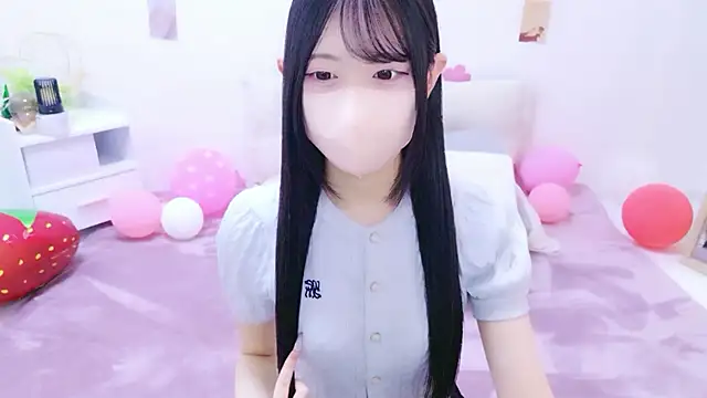 Snapshot of Suzu_ch_xx chatting on 04.19.26 Suzu ch xx online show from 04.19.26