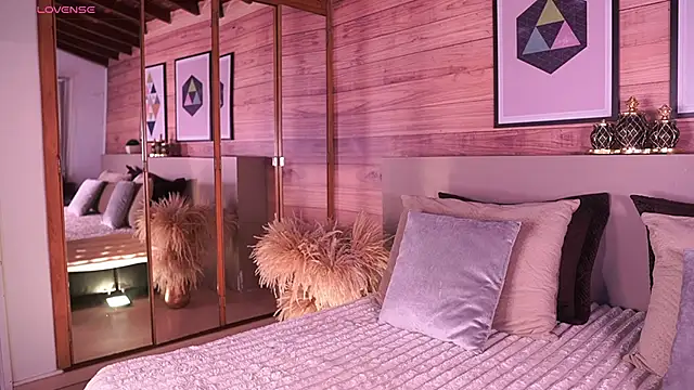 Snapshot of IzzyWild chatting on 01.17.26 IzzyWild online show from 01.17.26