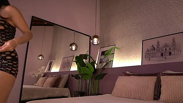 Snapshot of IzzyWild chatting on 02.28.26 IzzyWild online show from 02.28.26