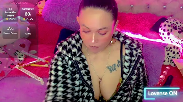 Snapshot of martina_bk chatting on 01.23.25 martina bk online show from 01.23.25