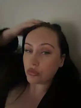 Snapshot of CurvyQueen2023 chatting on 03.28.26 CurvyQueen2023 online show from 03.28.26