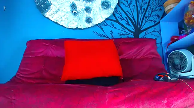 Mracialatina online show from 02.25.25