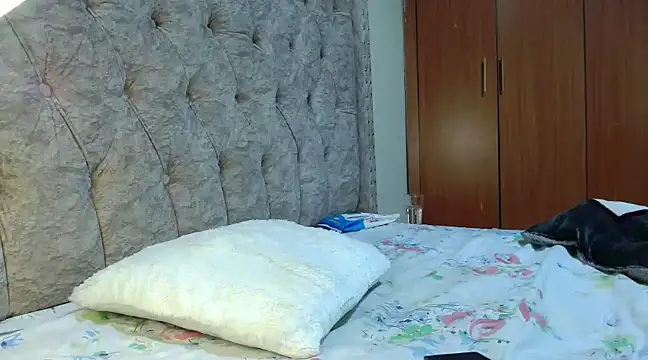 Naughty Girl17 online show from 02.12.25