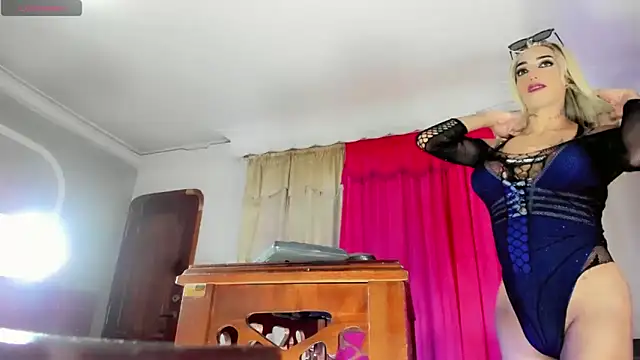 Snapshot of Jimena_Grey chatting on 09.21.25 Jimena Grey online show from 09.21.25