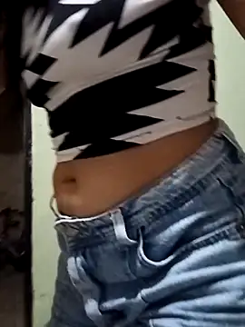 Snapshot of Michellluxo chatting on 02.15.26 Michellluxo online show from 02.15.26