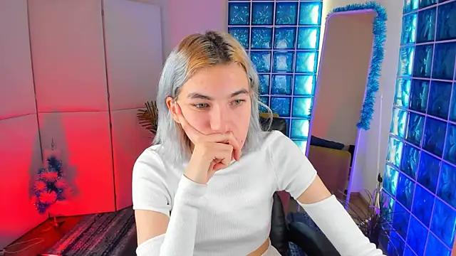 Snapshot of Mia_Cheers chatting on 12.06.24 Mia Cheers online show from 12.06.24