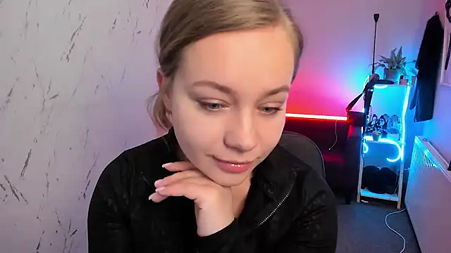 holly xglam online show from 02.26.26